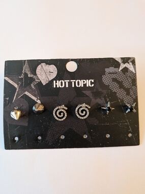 Hot Topic Silver & Gunmetal Stud Earring Set